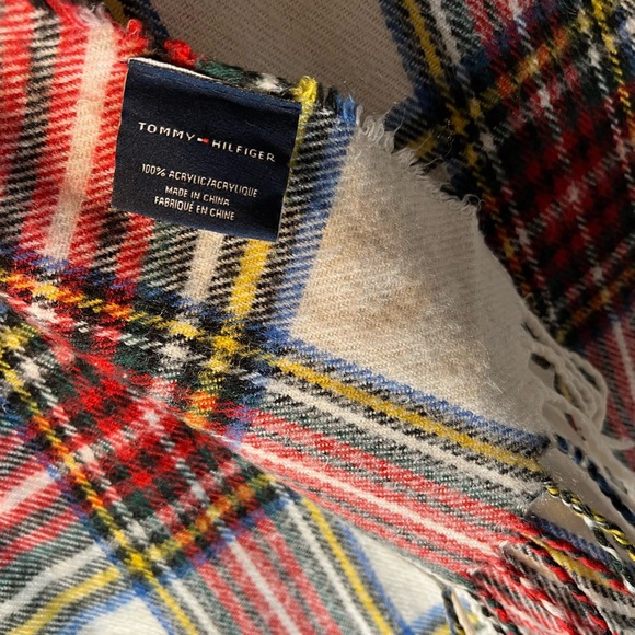 Tommy Hilfiger scarf Tartan - Picture 8 of 9